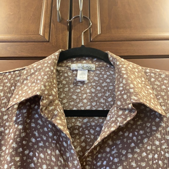 Wild Moss Cropped Leopard-print button down - Picture 2 of 7